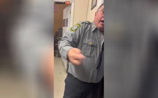 Newark Police Assaults a Guy Trying to File a Complaint on Police