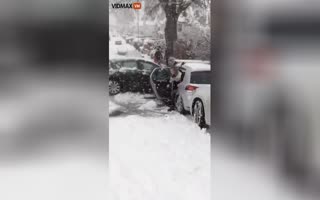 People in Gloucestershire, England are Taken Offguard by 10 Inches of Snow, Chaos Ensues