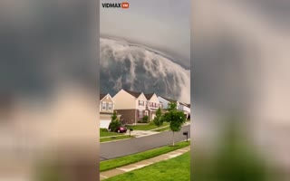 Out of this World Storm Cloud Looks like a MASSIVE Wave Hitting Ohio
