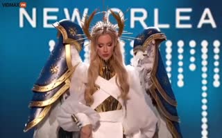 Ukrainian Babe At Miss Universe Dresses As A Battle Angel