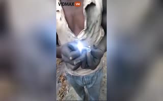 Wild Video Shows Electrified Stones Discovered In The Congo That Can Turn On A Light