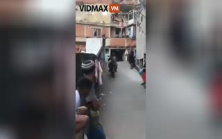 Moped Driveby turns the Streets into a Warzone in a Split Second