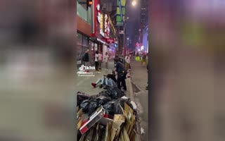 Man Tries To Run From NYPD....Wait For It