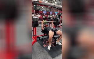 This Was The Moment This Bodybuilder Learned To Always Bench Press With A Spotter