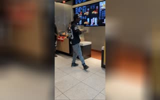 Dude Goes  DMX Mode After Getting Into An Argument With A Tall Employee About His Takeout