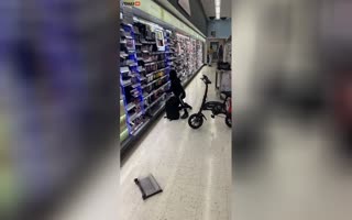 Thug Robs A Walgreens In Oakland On An Electric Scooter In Broad Daylight