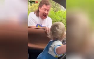 Awesome Dad Has this Kid Cracking Up So Loudly You Can't Help But Chuckle