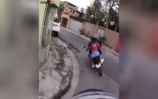 This Motorcycle Chase In Brazil Makes Hollywood Chases Seem Lame
