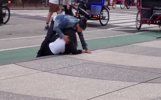 Drunk Man Tries To Assault Rickshaw Dudes In NYC, Gets Handled Properly When He Turns On His Woman, Tries To Choke Her