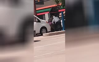 Thugs Are Now Stealing ATM Machine In Broad Daylight In Dallas