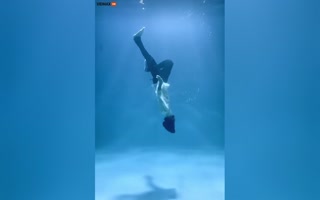 WTF? Guy Mime's UNDERWATER - Ends Up Upside Down