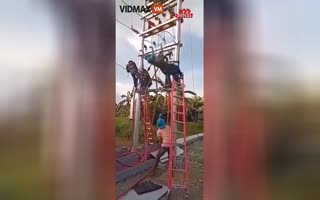 [NSFW]Two Electric Workers Get FRIED During a Training Exercise on a Live Wire