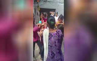 [NSFW] Mob Attacks Woman Pilot and Husband in Delhi's Dwarka Over Alleged Child Labor & Abuse