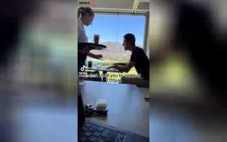 Guy Has a Meltdown Because His GF Was 4 Minutes Late to Lunch