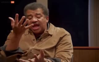 Neil deGrasse Tyson Makes Himself Look Like An Even Bigger Idiot Over His Previous Transgender Comments