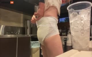 St. Louis Starbucks Barista Filmed Himself Pumping Whipped Cream Into His Diaper