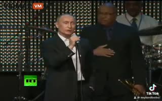 Video Of Putin Singing 'Blueberry Hill' In Front Of A Room Full Of Hollywood Celebs Resurfaces