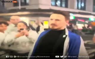 British Jewish Man With An Israeli Flag Is Stopped By London Cops, Not Allowed To Go To Israeli Embassy, Say He Will Provoke The Hamas Supporters