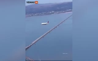 A Glitch In The Matrix! WILD Video Of An Airplane Frozen In Place Over San Francisco Bay