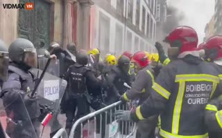 Police And Firefighters Beat The Snot Out Of Each Other In Spain
