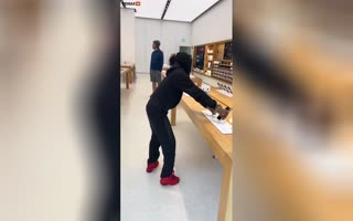 UPDATE: Thug Who Robbed An Apple Store Blind In Berkeley Is Arrested And Held On Over 800k Dollar Bond