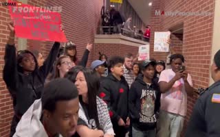 BLM Mob Chases And Corners Crowd Leaving A Kyle Rittenhouse Event In Memphis