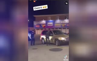 Chicago Police Have A Hell Of A Time Stopping Woman In Her Car Who Shoplifter