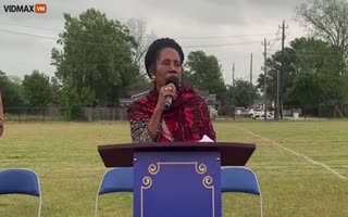 Low-IQ Sheila Jackson Lee Tells School Kids A Full Moon Is Made Up Of Mostly Gases LOL