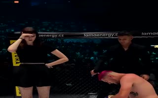 MMA Fighter Loses Fight, Proposes To His Woman In The Ring Only To Get Rejected In Front Of 20k People