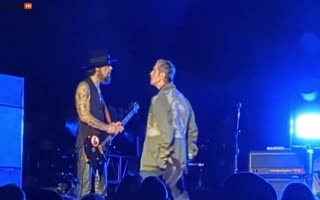 Perry Ferrell Of Jane's Addiction Assaults Dave Navarro In The Middle Of A Song During A Concert In Boston